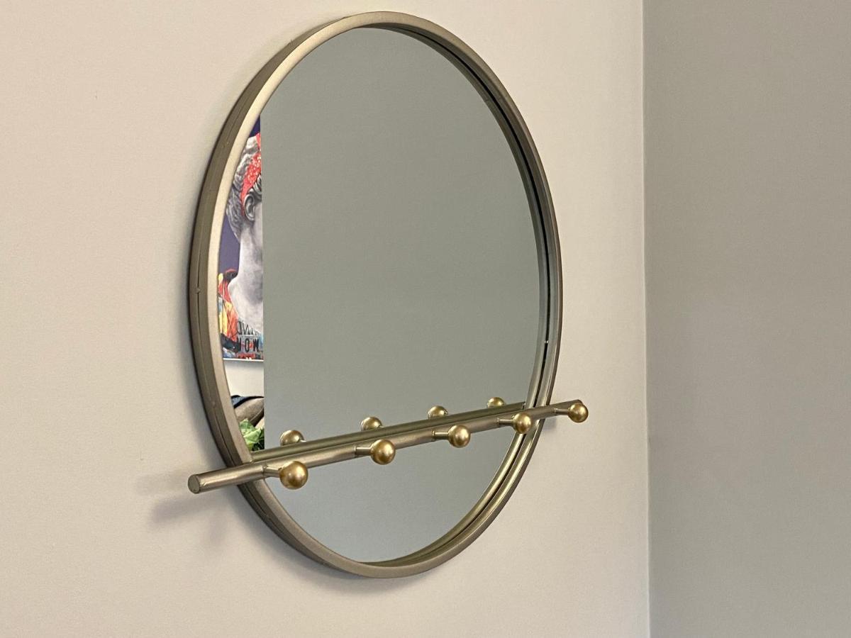 Beautiful Apartment - 5 Minute Walk To The Best Beach! - Great Location - Parking - Fast Wifi - Smart Tv - Newly Decorated - Sleeps Up To 4! Close To Bournemouth & Poole Town Centre ภายนอก รูปภาพ