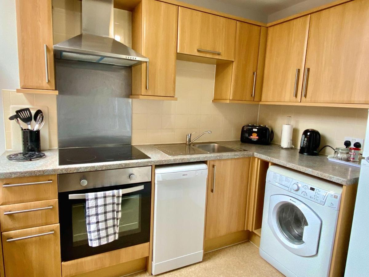 Beautiful Apartment - 5 Minute Walk To The Best Beach! - Great Location - Parking - Fast Wifi - Smart Tv - Newly Decorated - Sleeps Up To 4! Close To Bournemouth & Poole Town Centre ภายนอก รูปภาพ