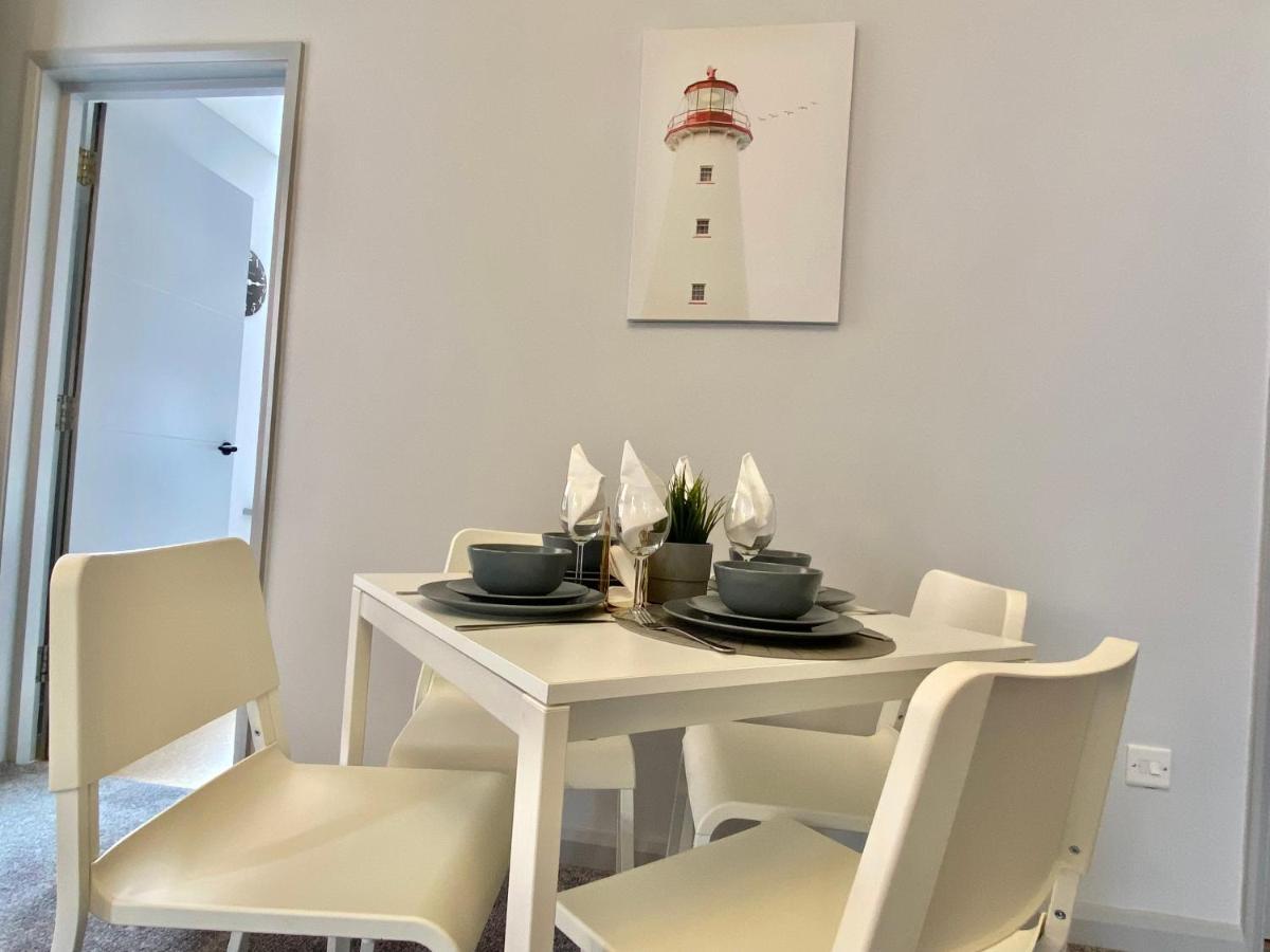 Beautiful Apartment - 5 Minute Walk To The Best Beach! - Great Location - Parking - Fast Wifi - Smart Tv - Newly Decorated - Sleeps Up To 4! Close To Bournemouth & Poole Town Centre ภายนอก รูปภาพ